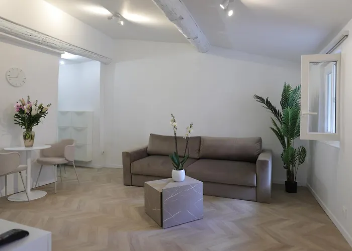 Superbe & Proche